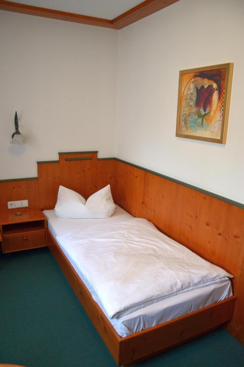 Dietenhofen Landgasthof Schwarzer Adler Gbr מראה חיצוני תמונה