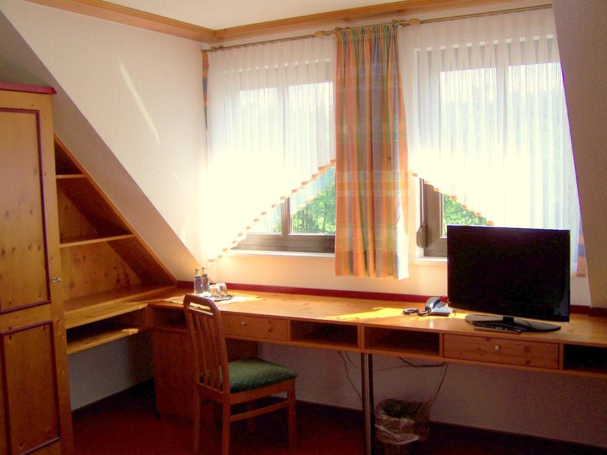 Dietenhofen Landgasthof Schwarzer Adler Gbr מראה חיצוני תמונה